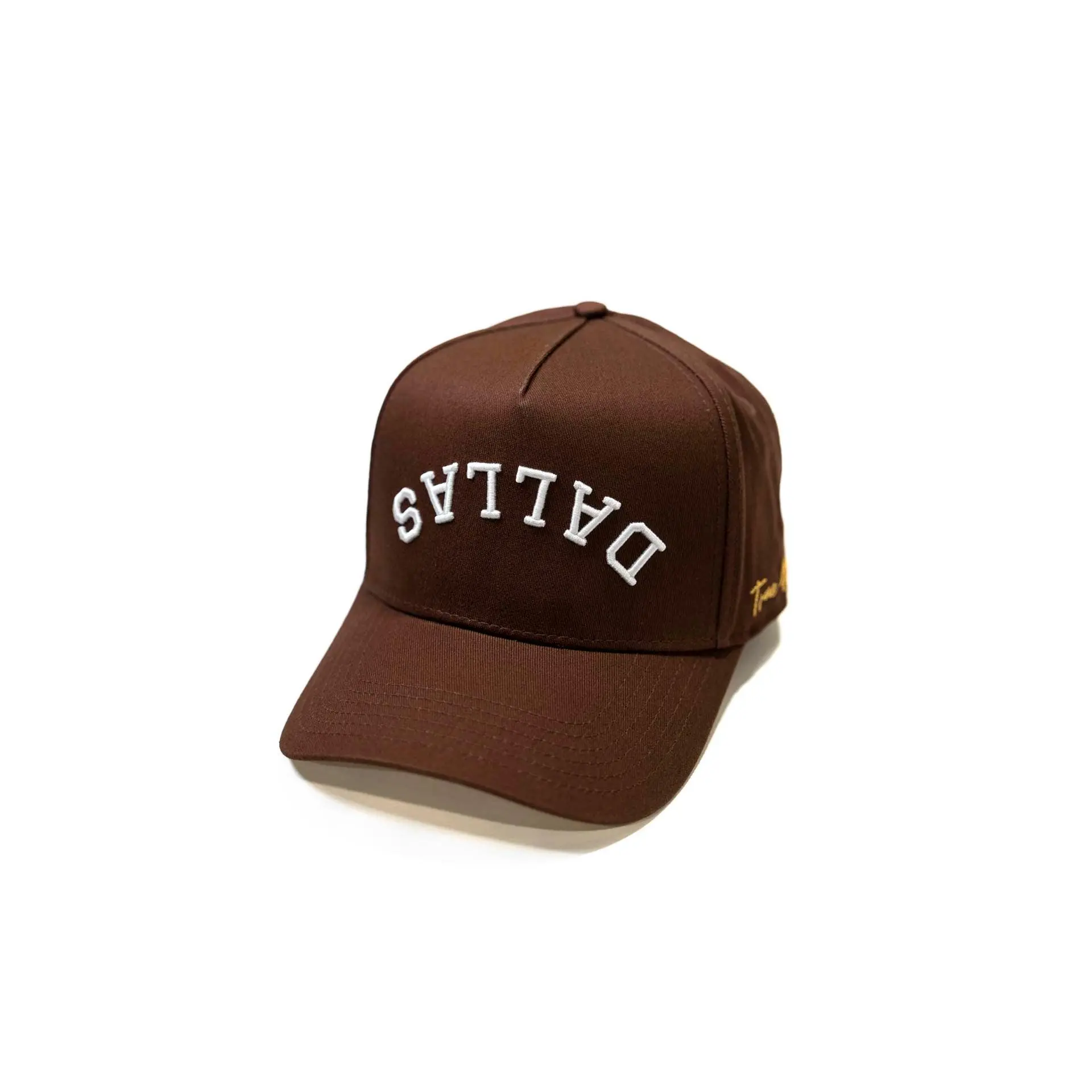 Precurved Dallas snapback - BROWN w/cream Precurved Dallas snapback - BROWN w/cream
