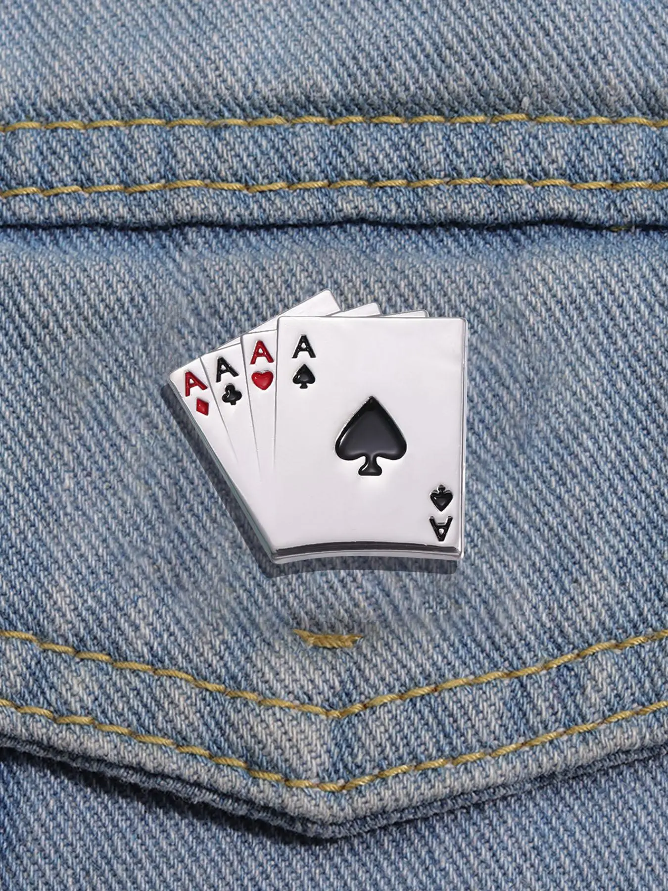 Playing Cards Poker Cards Design Brooch Clip, Fashion Funny Brooch for Party, Daily Clothing Decor, Trendy All-match & Exquisite Brooch for Birthday Gift, Fashion Accessory, Alloy Brooch Pin
