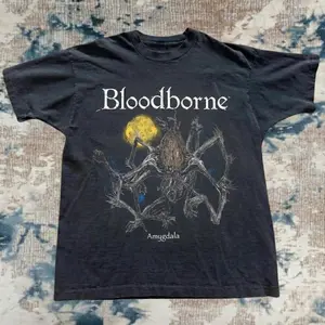 Gildan Men's Black T-shirt, Bloodborne shirt with multi-coloured graphics, Bloodborne Amygdala Graphic T-Shirt, Vintage Bloodborne Tee, Dark Fantasy Gamer Shirt, Gothic Horror Gaming Tee, Black Unisex Streetwear Gift