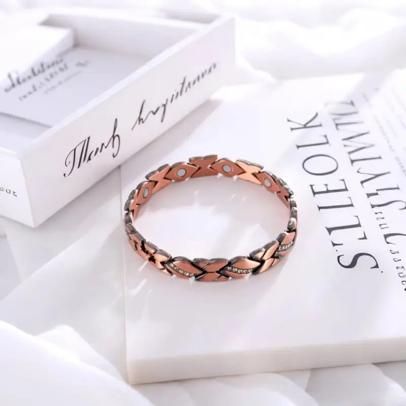 Valentine's Day  Women's leaf bracelet, pure copper magnetic bracelet with diamonds, 3500 gauss effective magnet, outdoor fun ultra charm jewelry  adjustable lady christmas party gift boho style bangle bracelet exquisite elegant light luxury jewelry gift