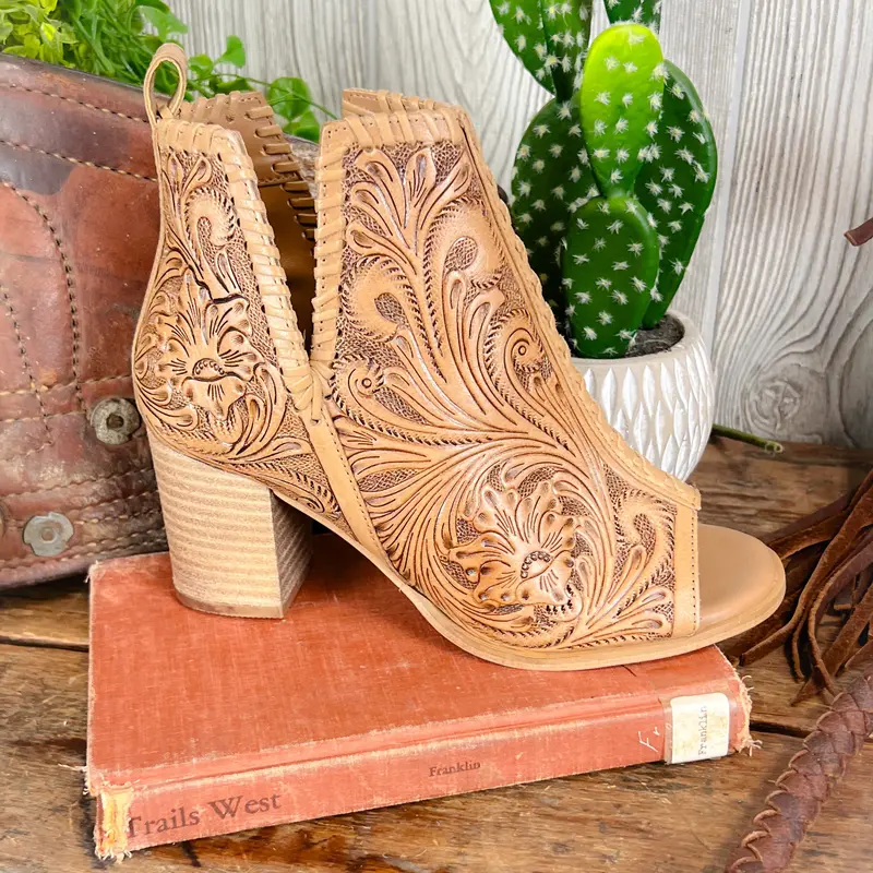 Western Chic Cowgirl Tooled Leather Western High Heeled Booties*