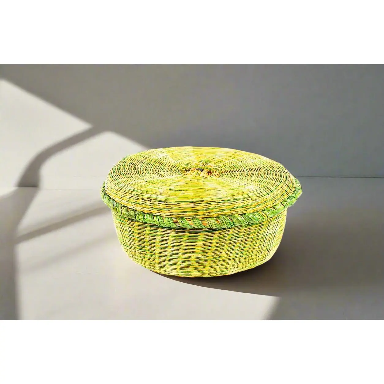 Esparto Handwoven Basket with Lid - Artisan Colombian Storage $ Serving Basket