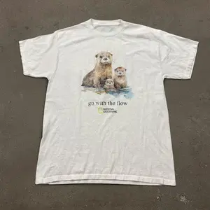 Gildan National Geographic Wildlife Otter White T-Shirt, Unisex Vintage Graphic Tees Gothic Grunge Y2K Emo Scene Amity Affliction Style Clothes Men Women Streetwear