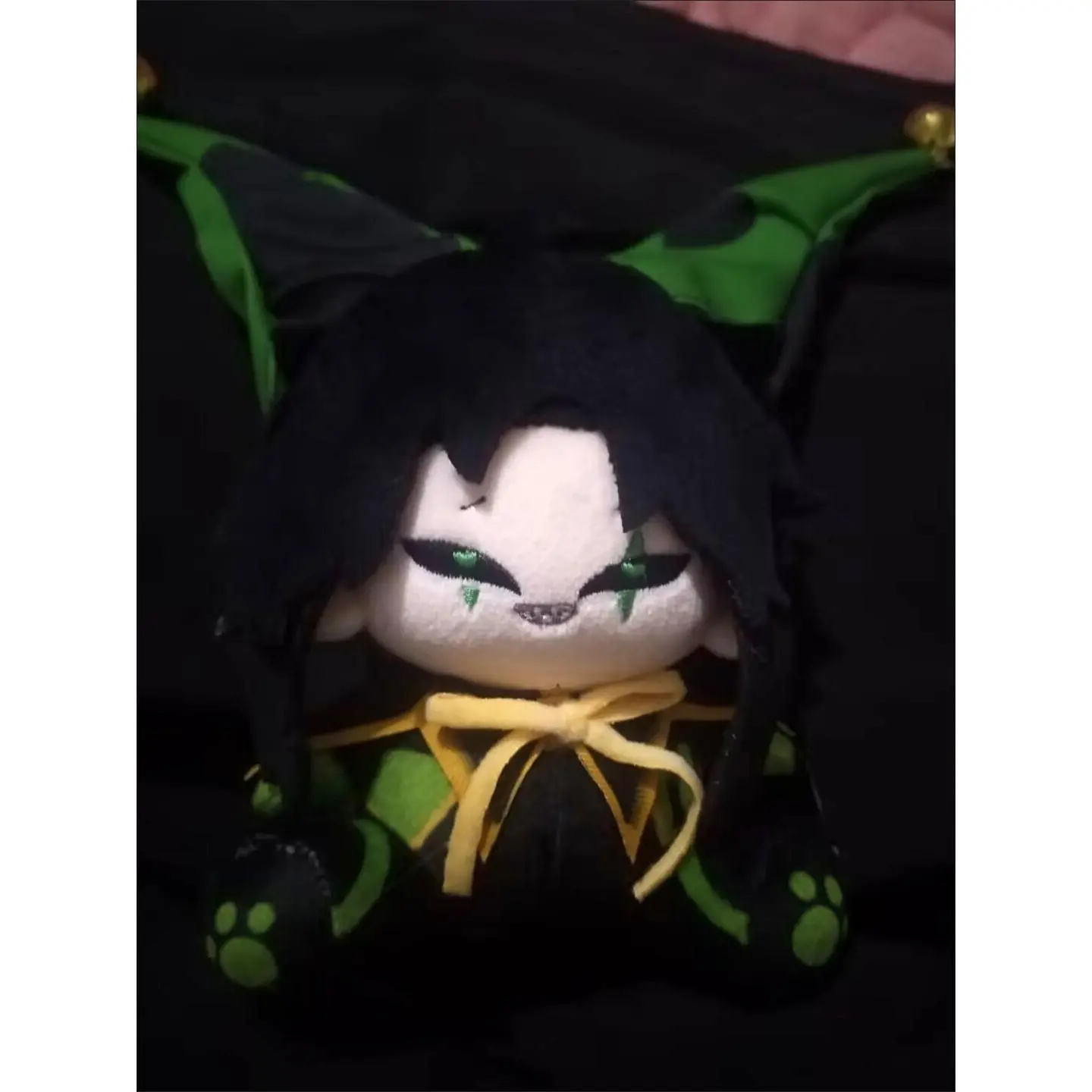 10cm Unisex Anime The Freak Circus Harlequin Plush Doll with Real Bell, Cartoon Figure Toy, Decorative Plush Pendant, DIY Felt Crafts Gift