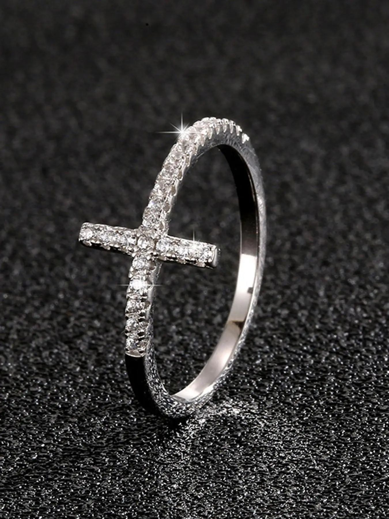 Cross Design Rhinestone Decor Metal Ring, Elegant Rings for Women, All-match Fashion Accessories for Daily Wear, Exquisite Jewelry for Birthday Gifts,