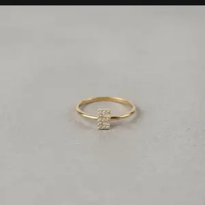 Anillo letra E con Zirconia Size- 8