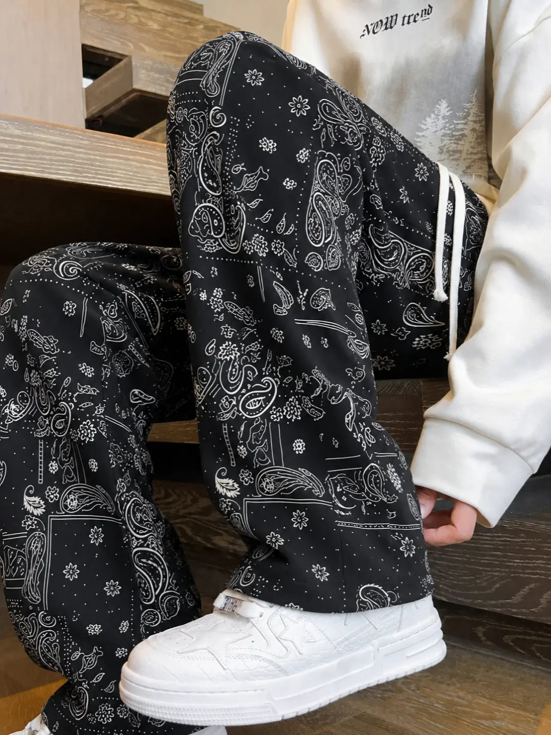 Men’s Paisley Bandana Print Wide-Leg Drawstring Pants, Soft & Breathable Loose-Fit Lounge Trousers for Casual Streetwear