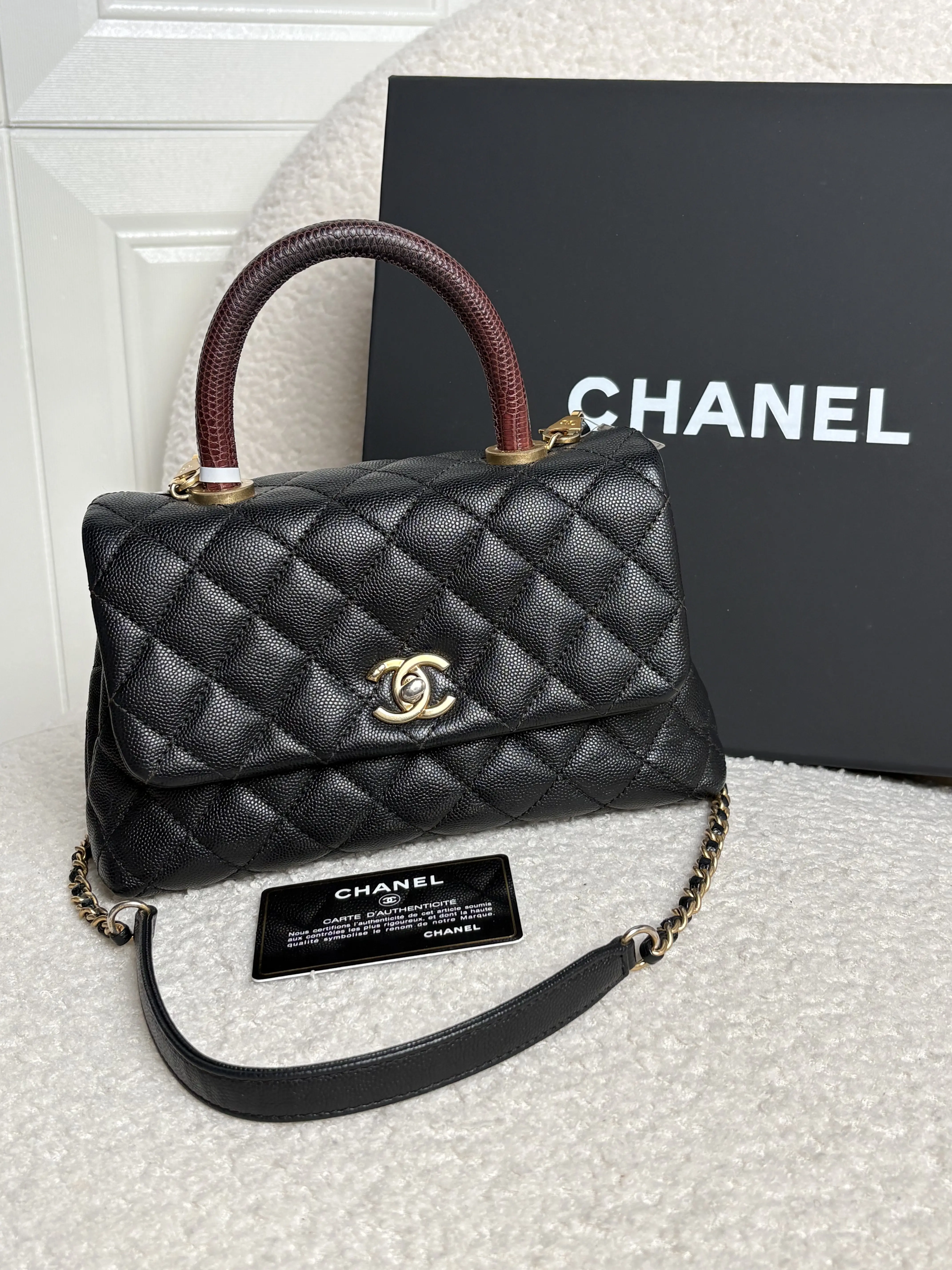 Pre-owned CHANEL Coco Handle Small Black Caviar Lizard Handle with Authenticity CardHK A145