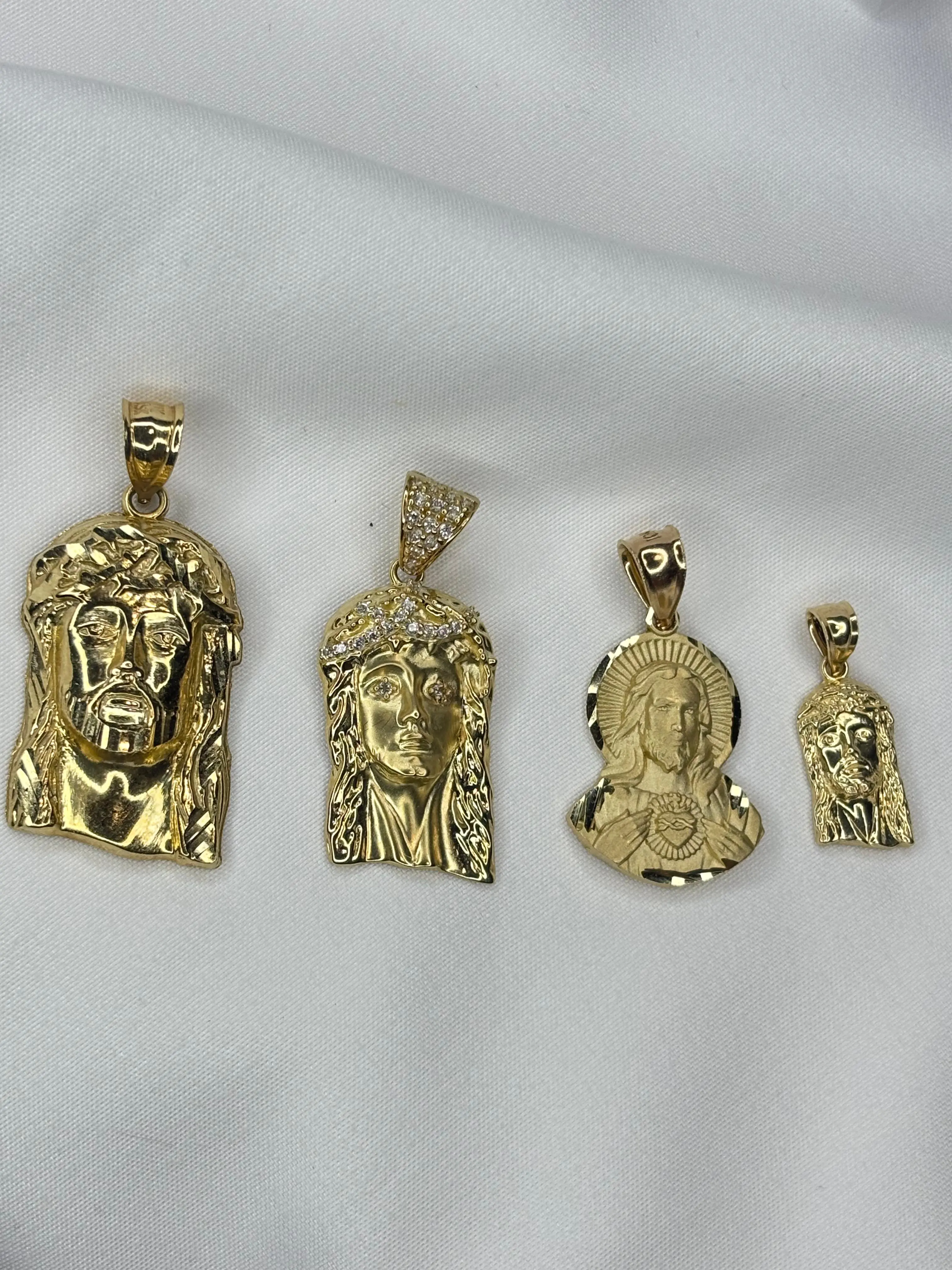 10k gold jesus christ pendant _ solid gold 10k gold jesus christ pendant _ solid gold