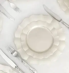 Pearl White Waved Plate Set