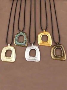 1pc Fashionable Asymmetric Geometric Hollow Square Pendant Necklace, Minimalist Wax Rope Long Chain Suitable for Women's Daily Wear