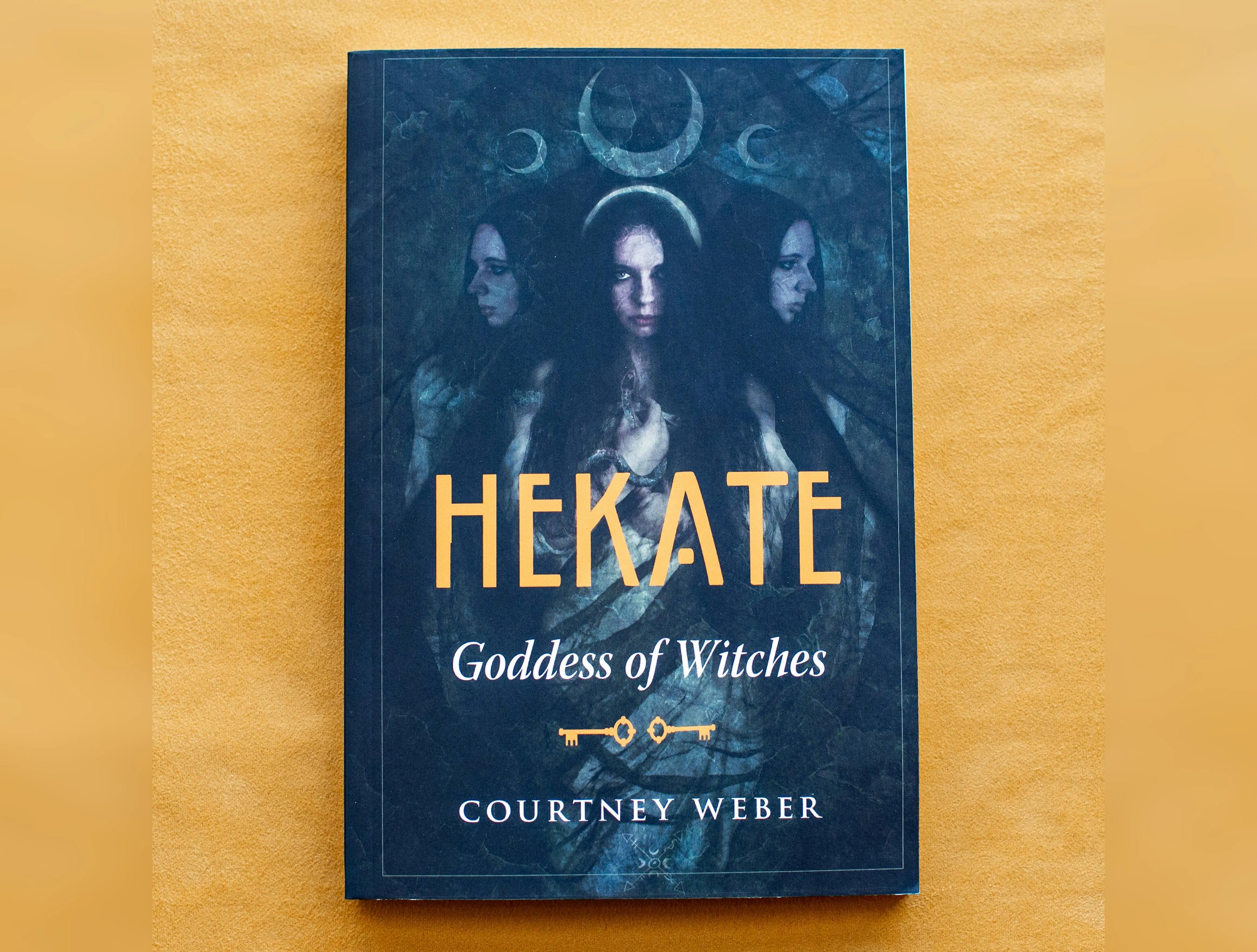 Hekate: Ancient Goddess Witchcraft Book