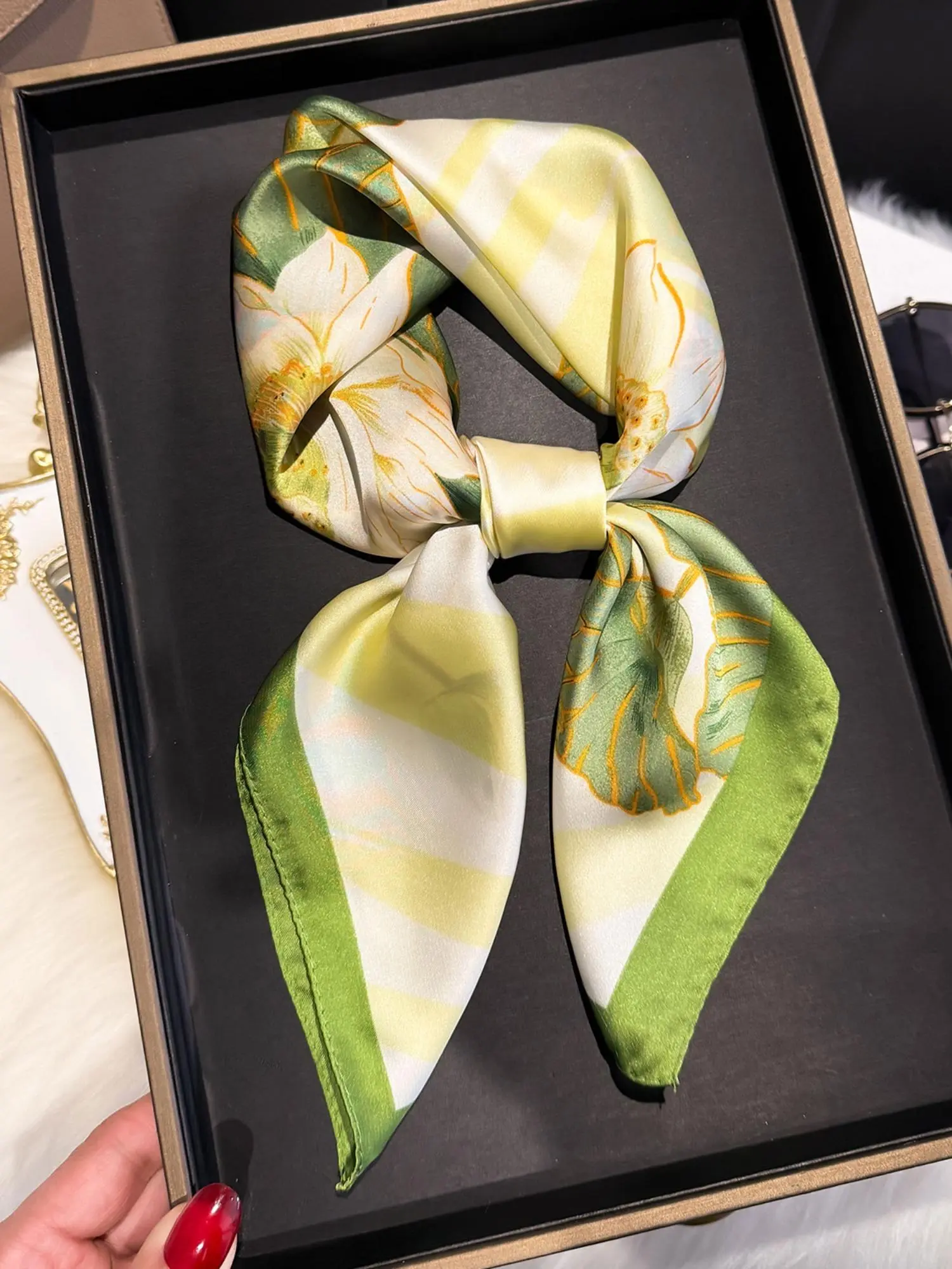 Women's Plants Print Scarf, Casual Soft Comfortable Shawl for Daily Wear, Fashion Accessories for Women & Girls, Floral Print Scarf