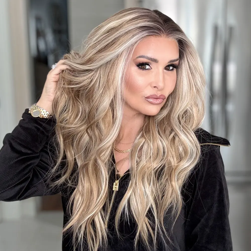 AISOM Selina Mushroom Blonde Body Wave Free Part Synthetic Lace Front Wig with Scandinavian Hairline Low Density Long Wave 22 inches Highlight Blonde Glueless Wig