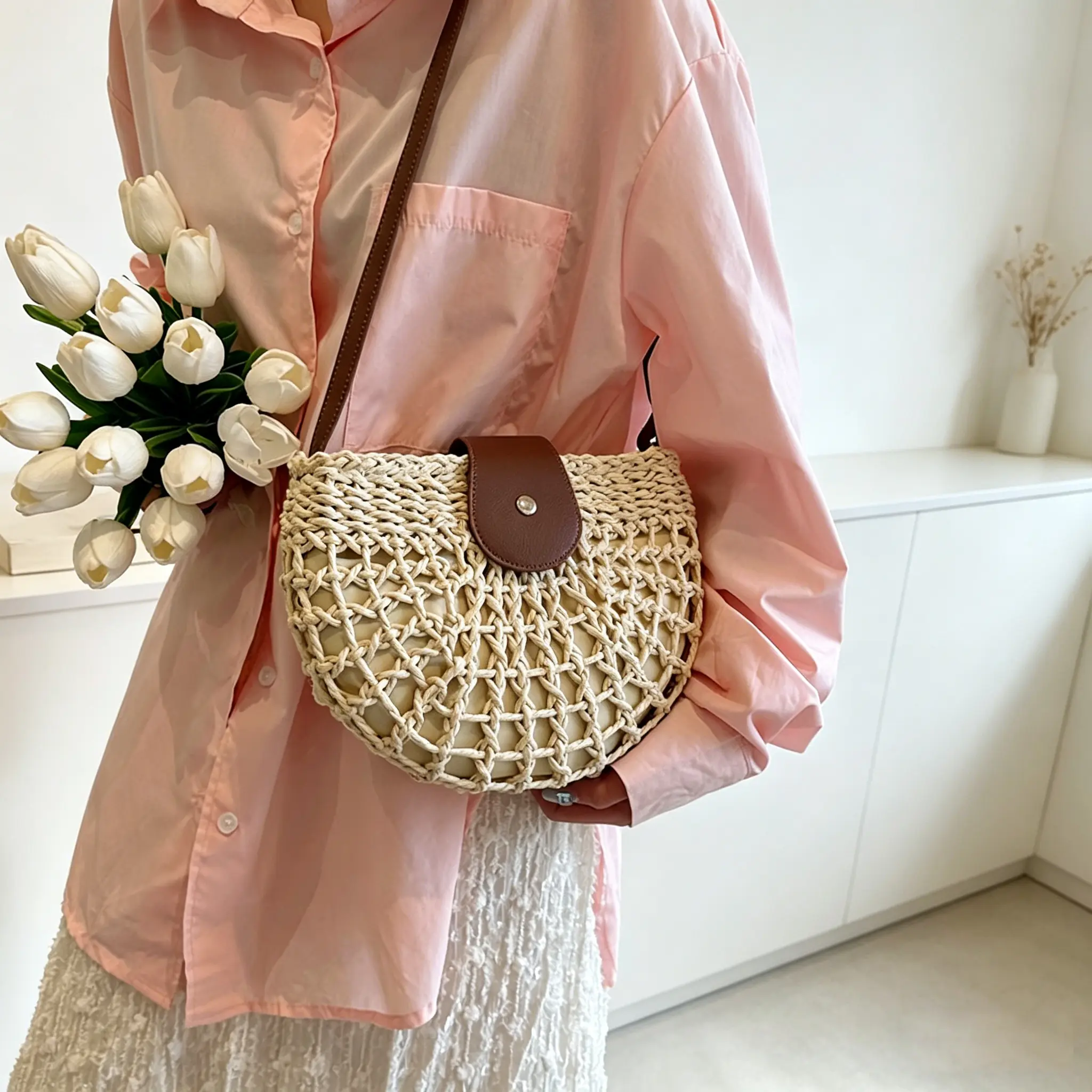 Summer Beach Vacation Woven Saddle Bag for Women 2026 New Trendy Versatile Casual Commuting Crossbody Straw Bag Lightweight Chic Ideal for Various Occasions