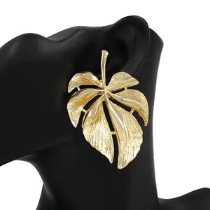 MONSTERA LEAF EARRING