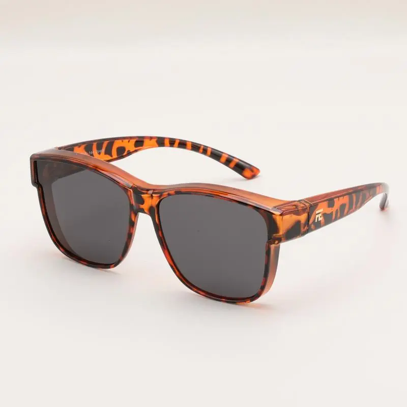 Leopard print frame - polarized gray