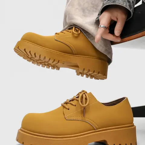Unisex Retro Workwear Style Casual Flatform Walking Shoes: Mustard Matte Leather, Serrated Non-Slip Platform Sole. For Autumn-Winter Commute/Edgy Styling, Versatile Work Shoes