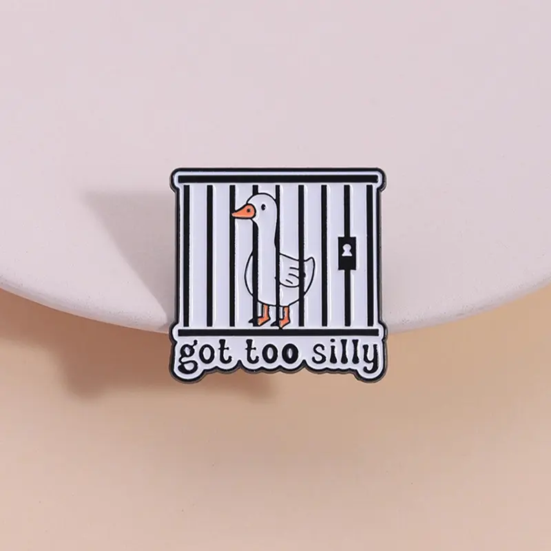 Cartoon Goose in Cage Design Brooch Pin Clip, Cute Fashion Alloy Badge for Daily Clothing Decor, Trendy All-match & Exquisite Brooch for Birthday Gift