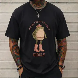 The Only Squat I'm Doin Is Diddly Funny Cowboy Frog T-Shirt Retro Western Meme Anti Gym Workout Lazy Introvert Cottagecore Humor Top