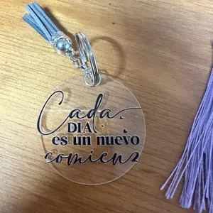 Key Chain with Inspirational Quote "Cada Dia es un nuevo comienzo" Featuring Elegant Tassel Design for Everyday Use