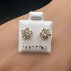 Aretes de Flor con piedra rosita de 14 Kilates