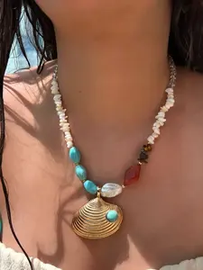 Colorful Shell Pendant Necklace, Unique Alloy Design, Small Batch Fashion Jewelry, Boho Style, Stylish Neck Chain for Women