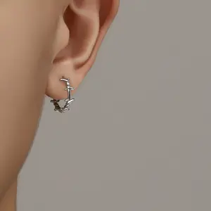 2 PCS Thorny Vine Earrings for Men and Women Temperament Ear Clips Korean Version Niche High-end Earrings Round Cool Style Earrings
