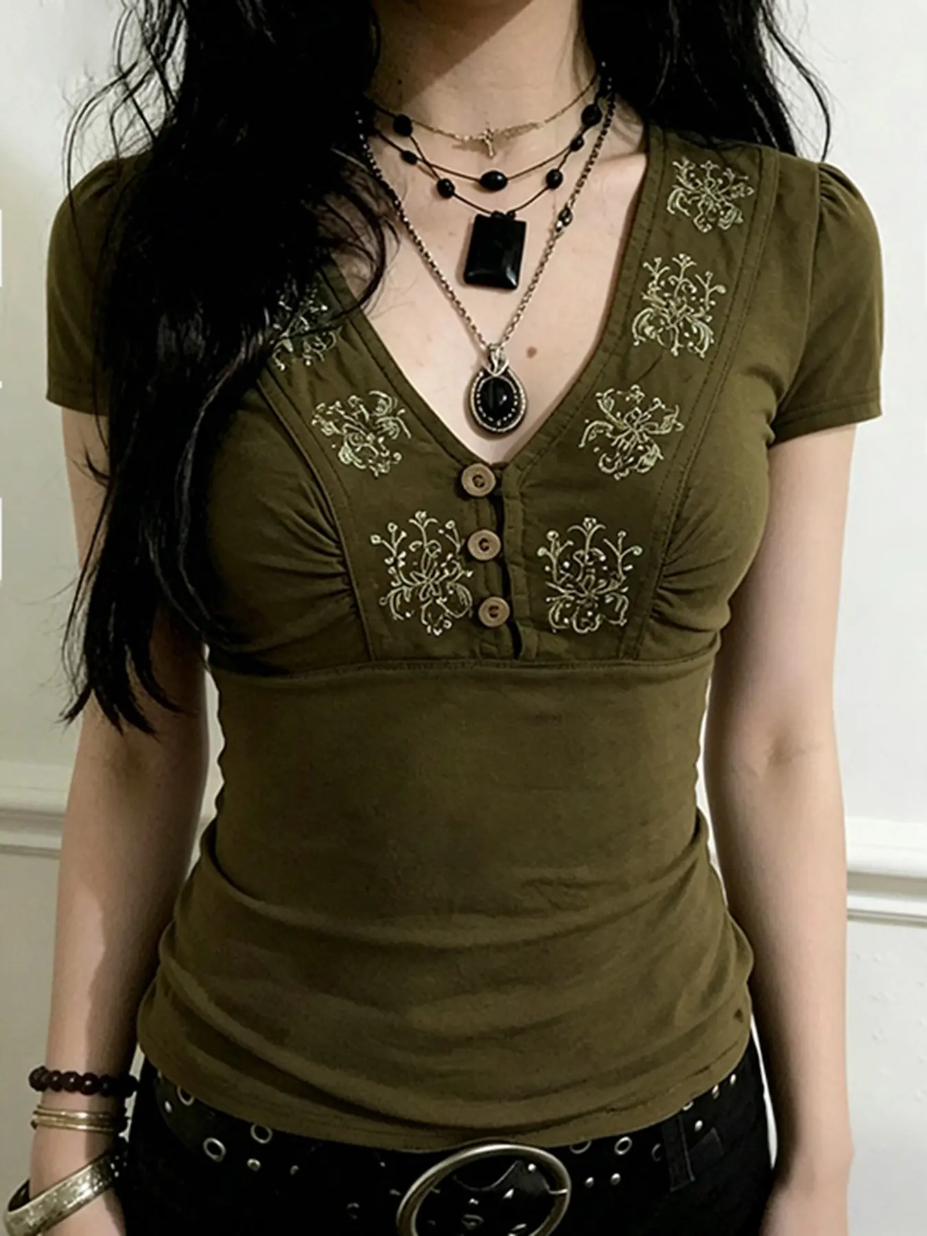 Women's Retro V-Neck Button Front Short Sleeve Top, Slim Fit Knitwear, All Season Wear, Fashionable Design, Comfortable & Stylish, Casual Elegant Classy, Casual Fashion Fitted, V Neck Blouse, Womenswear