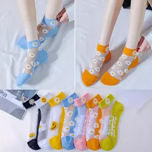 5 pairs of Korean style women's summer short socks thin crystal sheer daisy pattern shallow boat style breathable comfortable matching socks ideal for casual womenswear