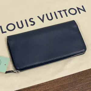 Pre-owned PRADA leather Mini Bags wallet