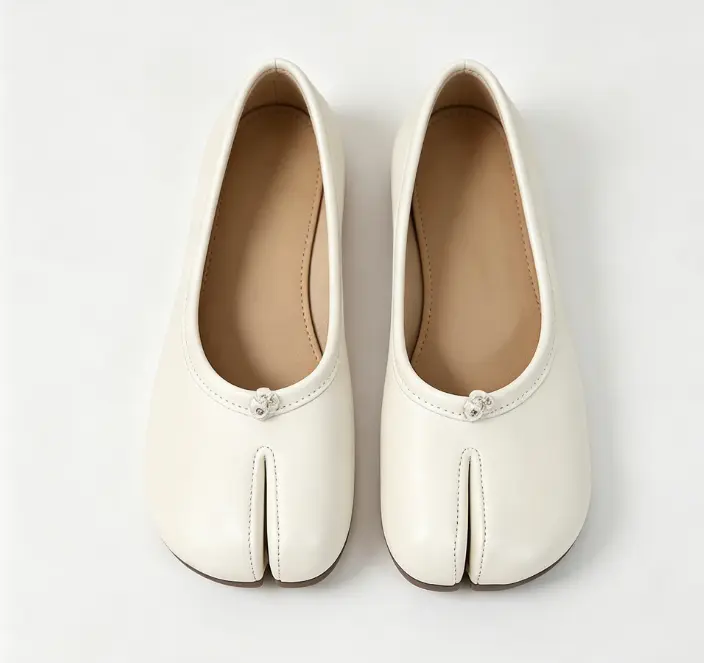 These soft genuine leather flat shoes feature unique tailored toe detailing and delicate hand-sewn craftsmanship for minimalist elegant styling. The thick cushioned insole effectively relieves foot fatigue during long-time walking and office work