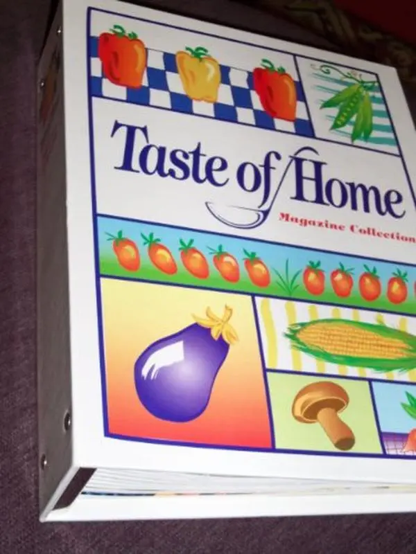 USED Hardcover Book - Taste Of Home Magazine Collection Binder (2000-2002), English Literature & Art Magazine Binding Book (No Digital Copy Included)