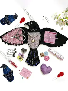 Handmade Felt Sewing Storage Bag, Raven Treasures Felt Sewing Tool Kit, Portable Foldable Embroidery Tool Pouch, Ideal Gift for Craft Lovers