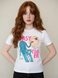 Sun-kissed Tiger Comfort colors UNISEX T shirt, Retro Tiger Graphic Tee, Summer boho beach vibe Womenswear Fabric