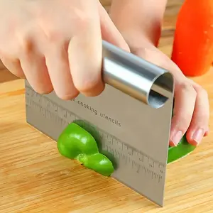 Durable Stainless Steel Bench Scraper and Pastry Cutter, 304 Grade Dough Tool with Integrated Ruler, Multifunctional Kitchen Tool for Professional Use, Utensils