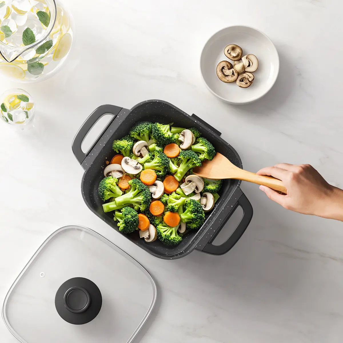 AORAN Non-Stick Electric Frying Pan, Can Be Used to Fry Steak, Eggs, and Boil Milk. It is Suitable for Small Meals and Quick Cooking. Appliances Cooker