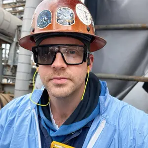 Elite Alpha ANSI Z87.1 Safety Glasses – Black Frame + Transition Photochromic Lens