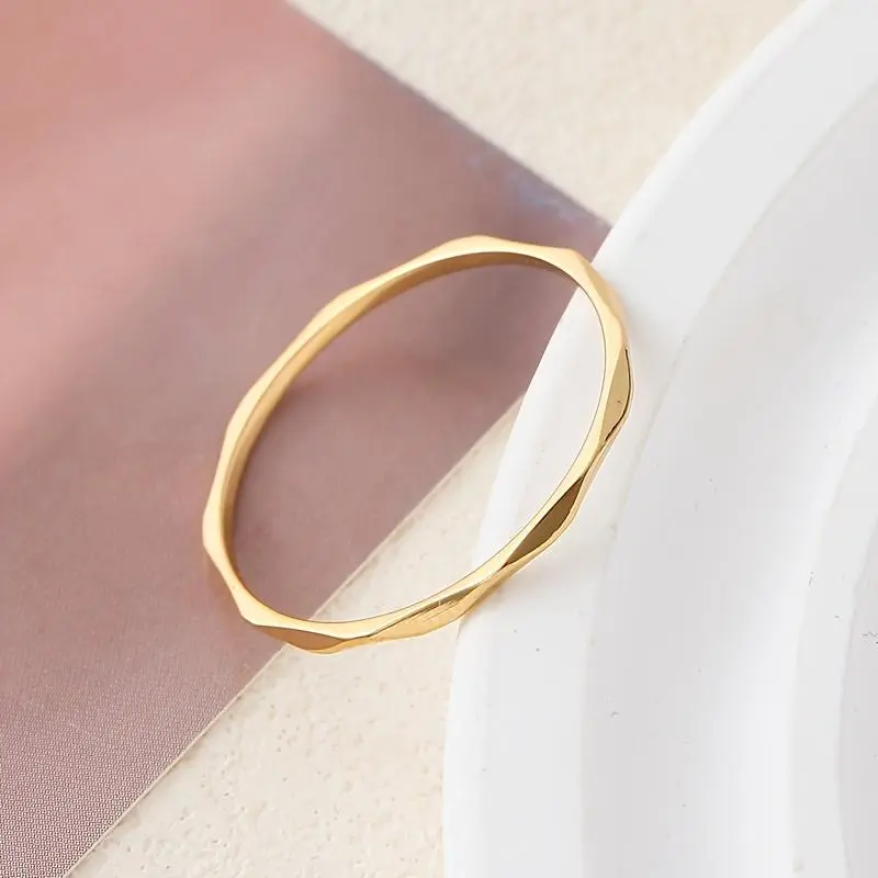 Women's Textured Gold-Coated Stainless Steel Jewelry Ring - Minimalist Korean Style Dainty Circle Ring Band with Texture Detail, Round Band for Casual Daily Wear, Elegant Fashion Rings, Fashion
