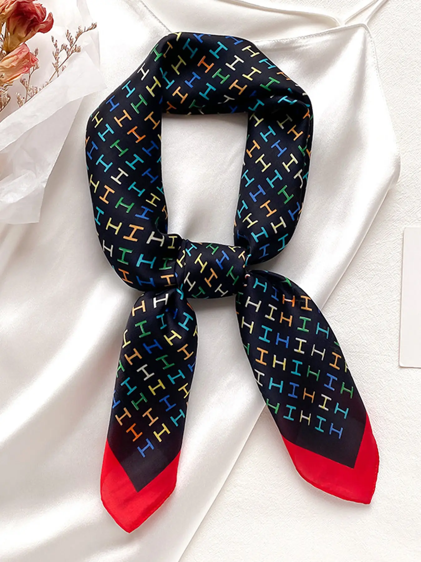 Fashion Letter H Small Scarf, Multi-Purpose Neck Warmer, Cold Protection Shawl, Travel Photo Prop, Stylish Collarbone Wrap, Scarf Head Wrap
