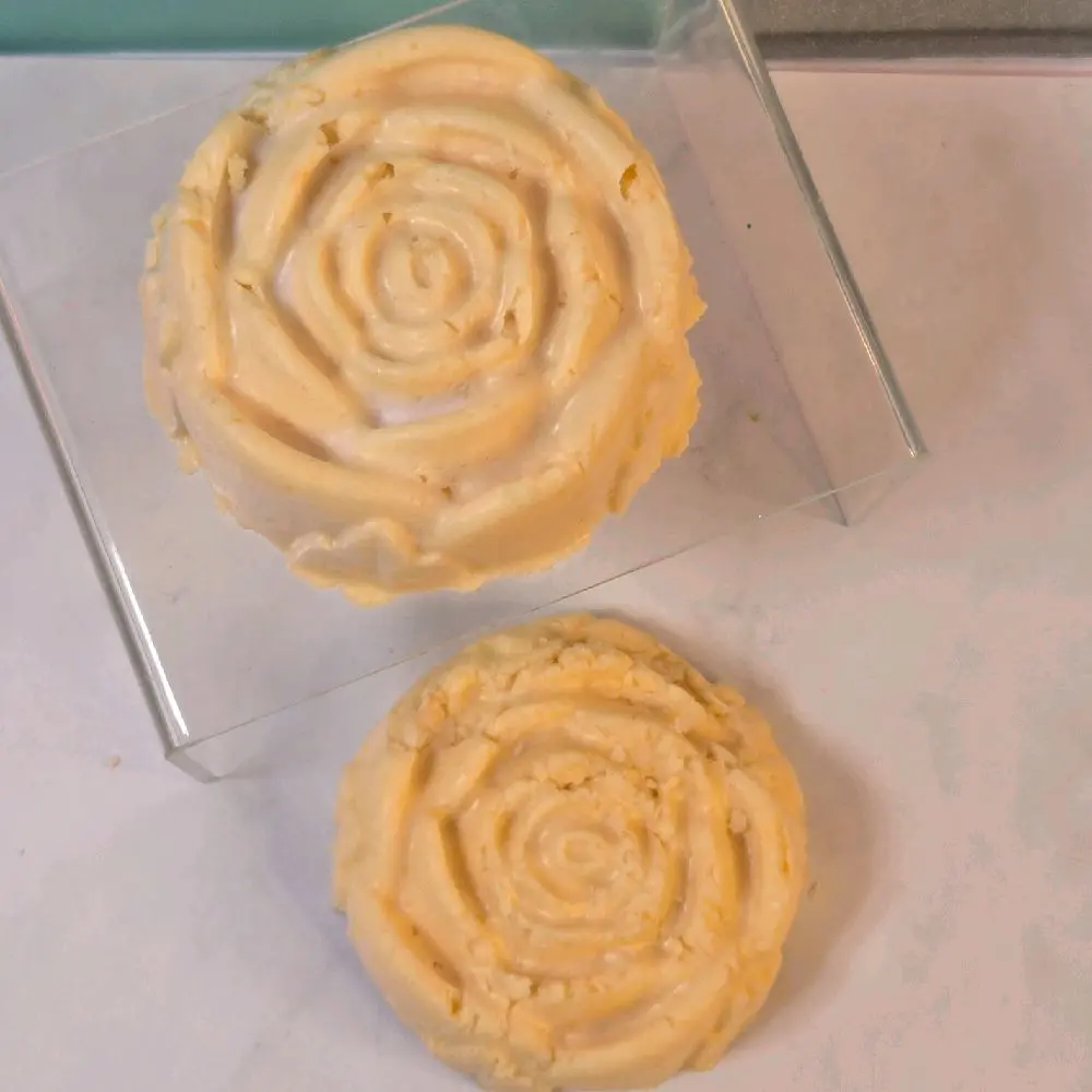 Organic Coconut Mango Haircare Cleanser Shampoo Bar - Sulfate-Free, Zero Waste, 2 oz, Lightweight, Silky Smooth Volume & Shine Enhancer, Suitable for All Hair Types