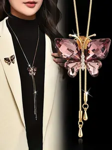 Women's Elegant Rhinestone Decorated Butterfly Design Pendant Necklace, Exquisite Trendy Pendant Necklace, Chic Jewelry As Gift for Girlfriend, High End Necklace, Modern Versatile Accessories