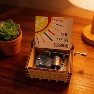 1pc Hand-Cranked Vintage Music Box, No Electricity, Nostalgic Keepsake, Christmas and Halloween Gifts, Birthday Gifts for Female Friends, Friendship Gifts for, Ideal for Valentine's Day, Birthday, Anniversary Gifts, Musical Novelty