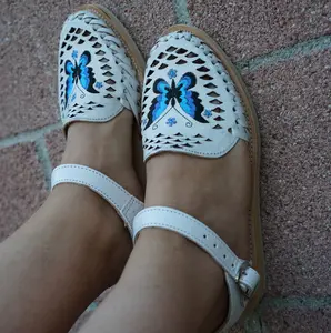 Mariposa Huarache White Strap