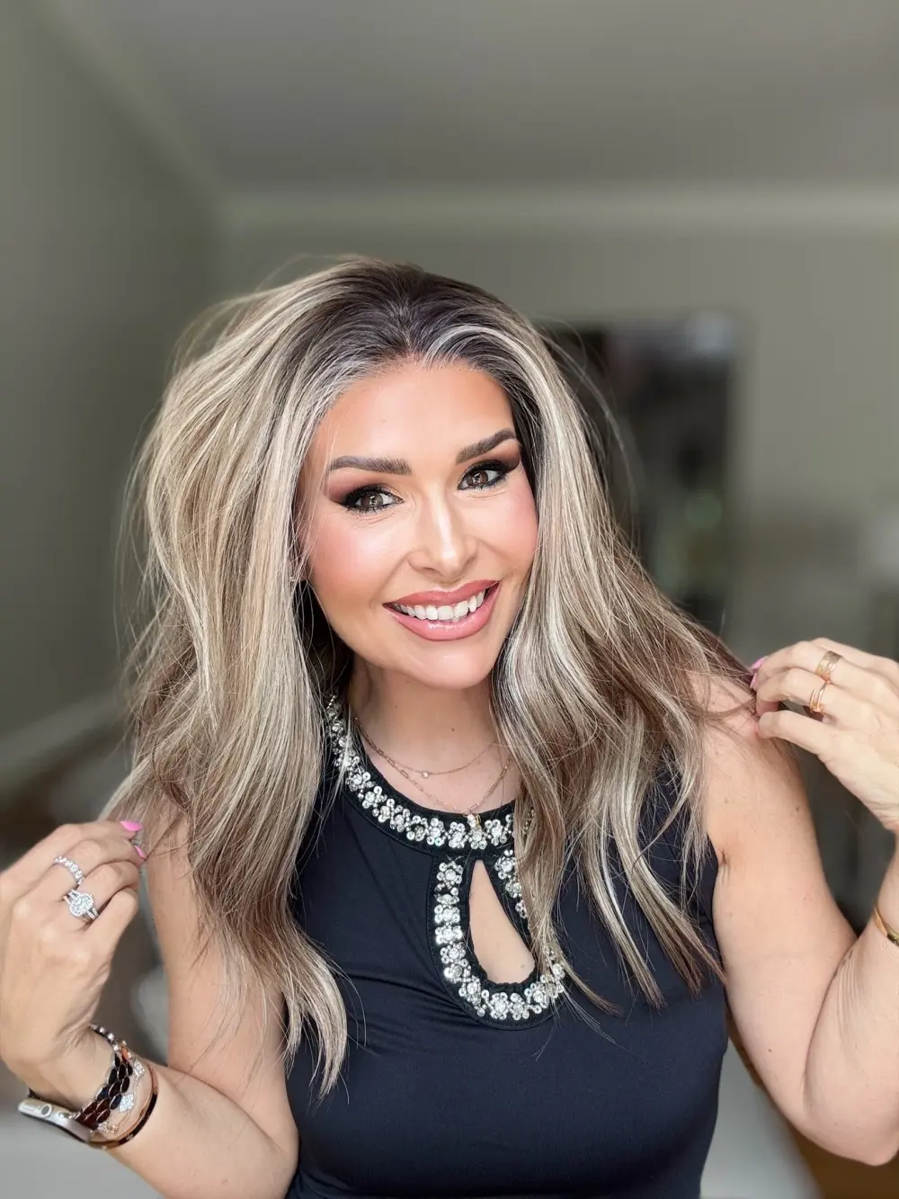 AISOM Tori Hazelnut Soft Natural Wave Glueless 13x4 Lace Front Wig for Women 16 Inches Low Density Natural Looking Lace Wig Girl Wig