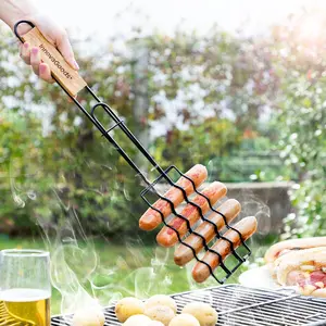 InnovaGoods Portable Barbecue Grill for Sausages Sosket - Non-Stick Iron & Wood Grill with Ergonomic Handle & Safety Ring - Black Modern Design - 4 Sausage Capacity - Easy to Clean & Transport - Versatile for Charcoal Gas Wood Barbecues