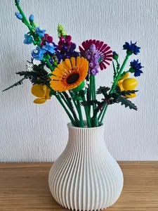 3D Printed Vase for LEGO Flowers: Ribbed Modern Display