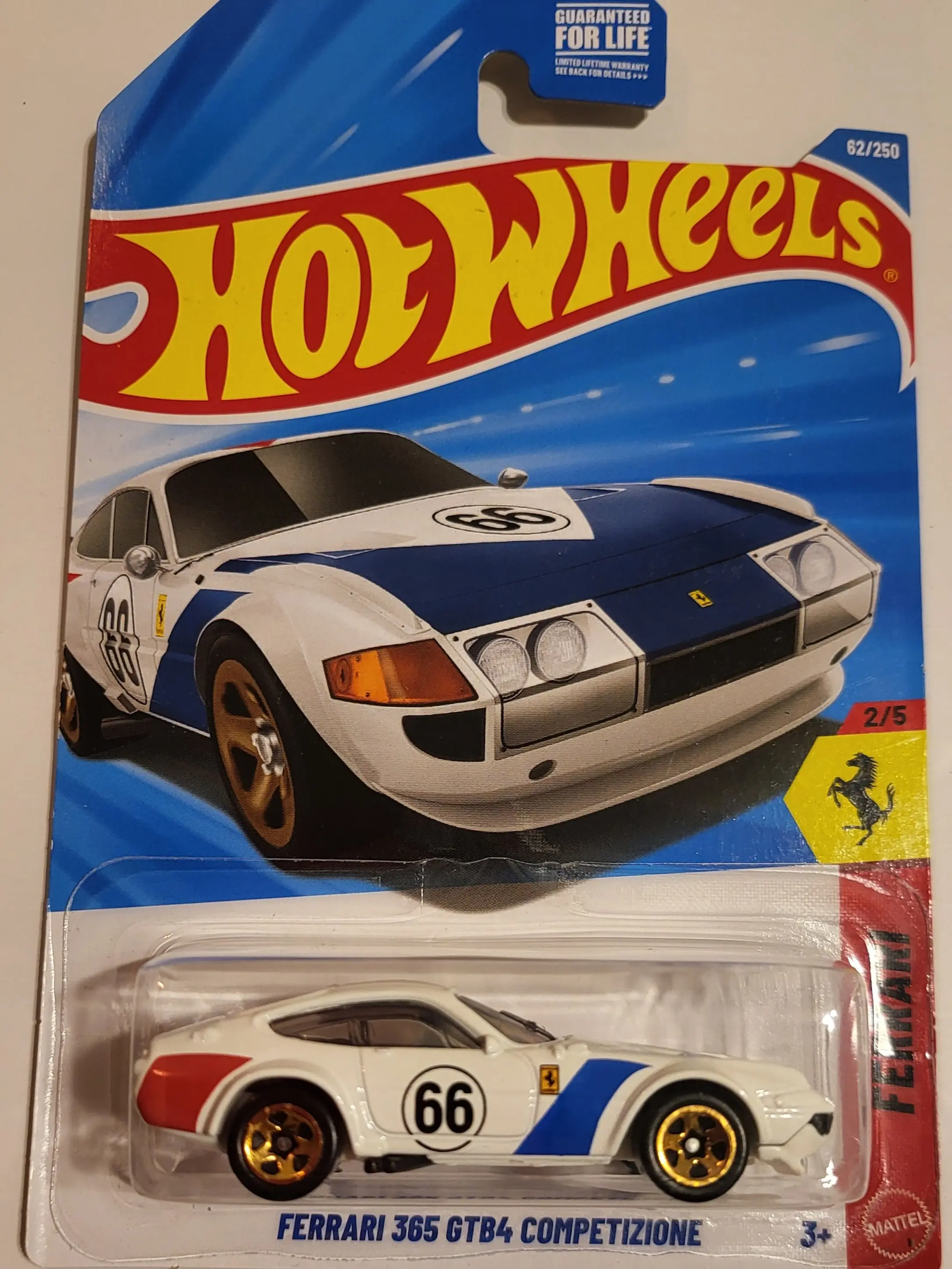 Hot Wheels Ferrari 365 GTB4 Competizione 2025-2026 Mainline Gold 1:64 Scale Die-Cast Model Car, Numbered Livery Miniature Friction Vehicle, Collectible Toy for Classic Toy Enthusiasts