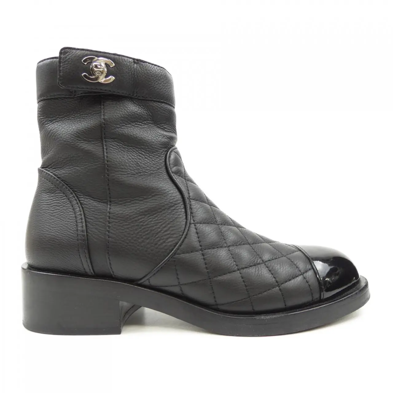 Pre-owned CHANEL Calfskin Small Leather Goods G36763Y55020 Patent Boots