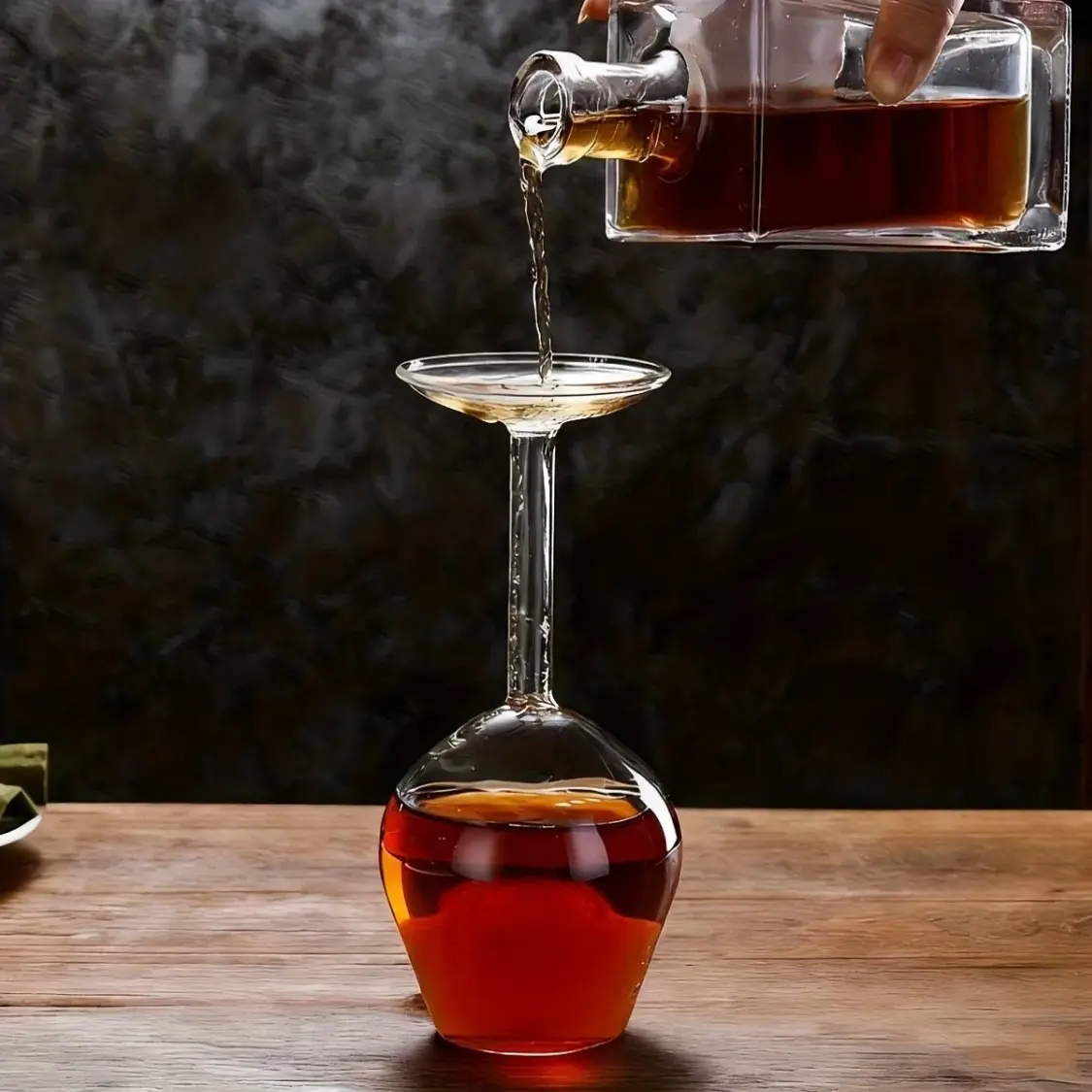 Creative Inverted Goblet Glass, Unique Upside-Down Champagne Flute ...